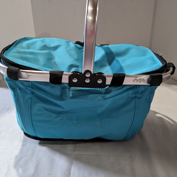 everyday essentials | Other | Collapsible Insulated Zippered Picnic ...